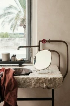 Ferm LIVING Pond Pöytäpeili, Messinki -FINISH DESIGN Myymälä 109 2039