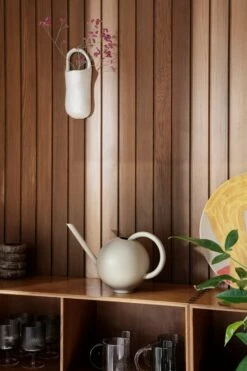 Ferm LIVING Orb Kastelukannu, Cashmere -FINISH DESIGN Myymälä 305 18003