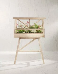 Design House Stockholm Greenhouse Kasviteline, Saarni -FINISH DESIGN Myymälä DHS image3 2642 Greenhouse Lifestyle