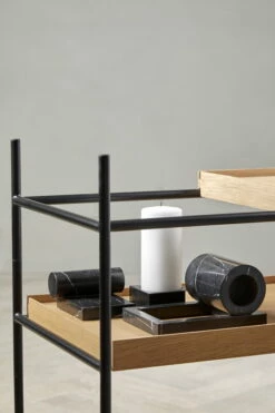 Woud Booknd Kirjatuki, 2 Kpl, Musta Marmori -FINISH DESIGN Myymälä WOUD AW22 BOOKND TRAY JEU DE DES 2